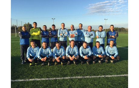 Les vétérans de Genech à la fête face à Halluin. ..