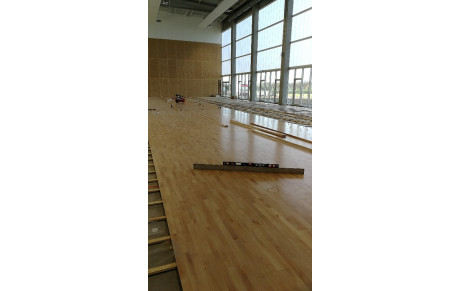 Le parquet de la salle pour bientôt ....